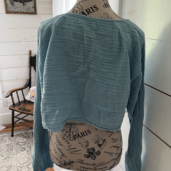 Urban Outfitters Out From Under Women's cropped lace front top size medium,NWT - Picture 2 of 7